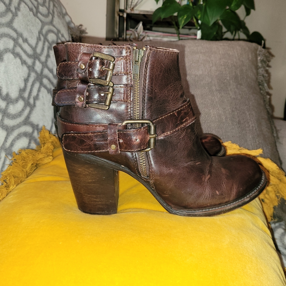 **SOLD**FREEBIRD by Steven "BOLO" Brown Ankle Boots Size 10m